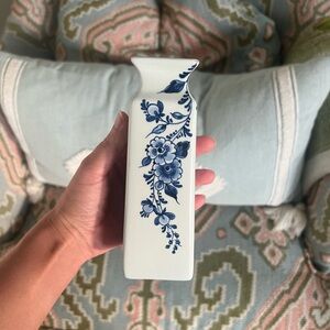Blue & white delft bud vase